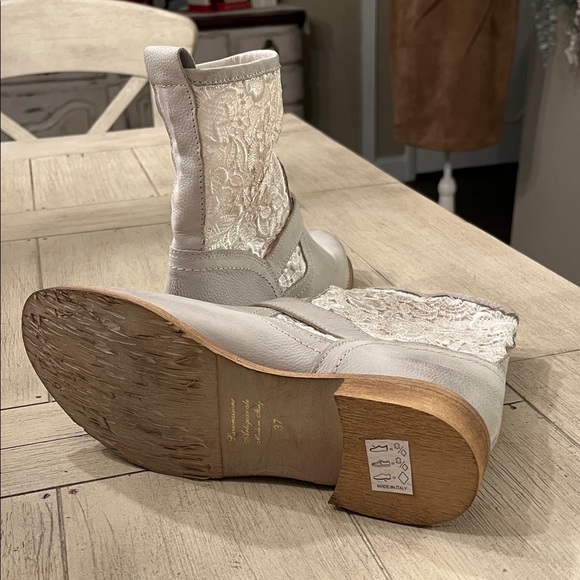 Lolita Milano Women's Light Grey Lace Ankle Boots - Picture 5 of 8